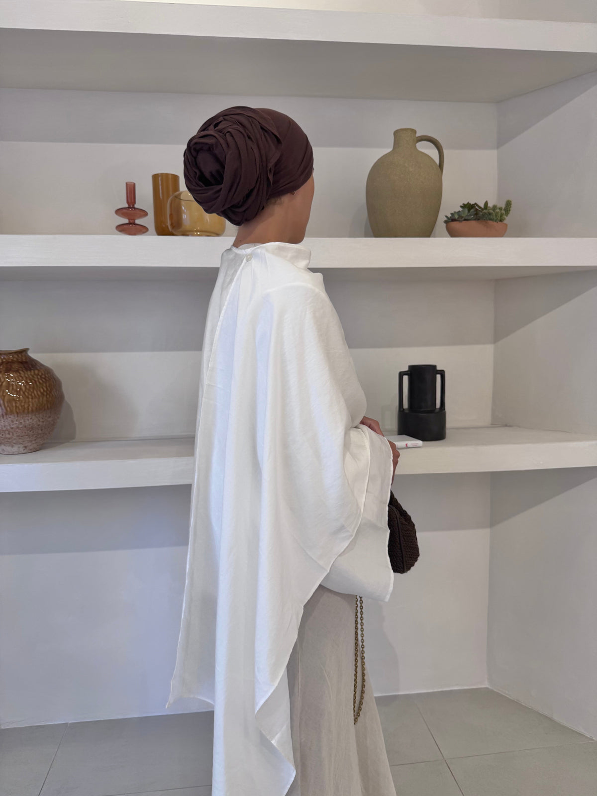 Tenue femme voilée invitée mariage : comment être élégante