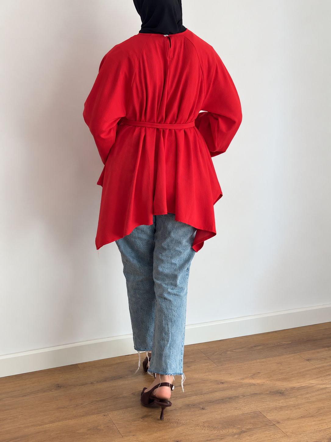Haut drapé L’Iconique rouge vu de dos