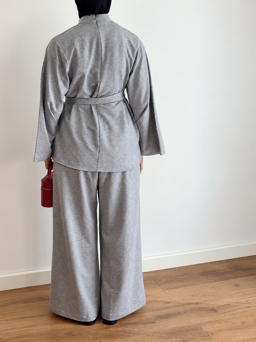 Ensemble drapé L’Élan gris vu de dos