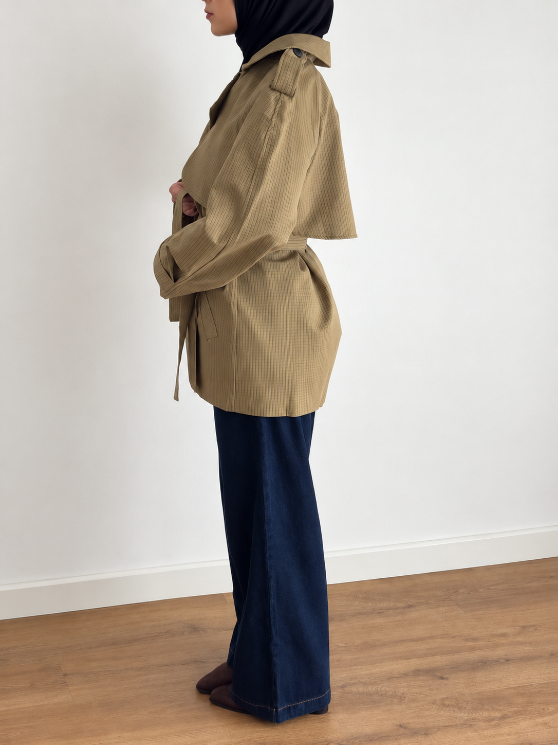 Trench court Le Passage kaki sable de profil
