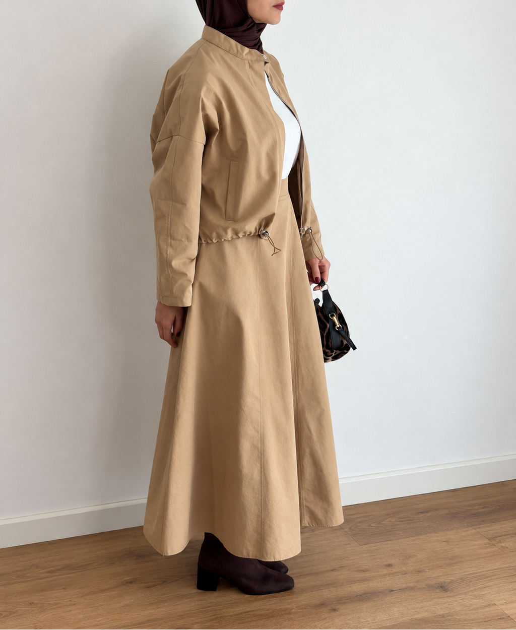 Ensemble L’Allure camel de profil
