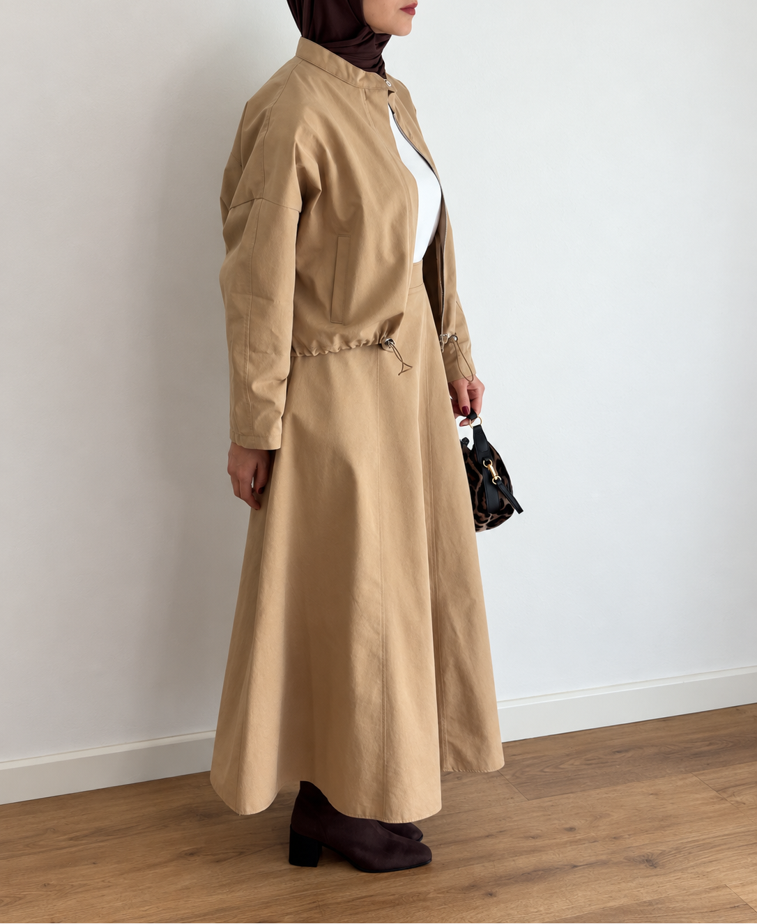 Ensemble L’Allure camel de profil