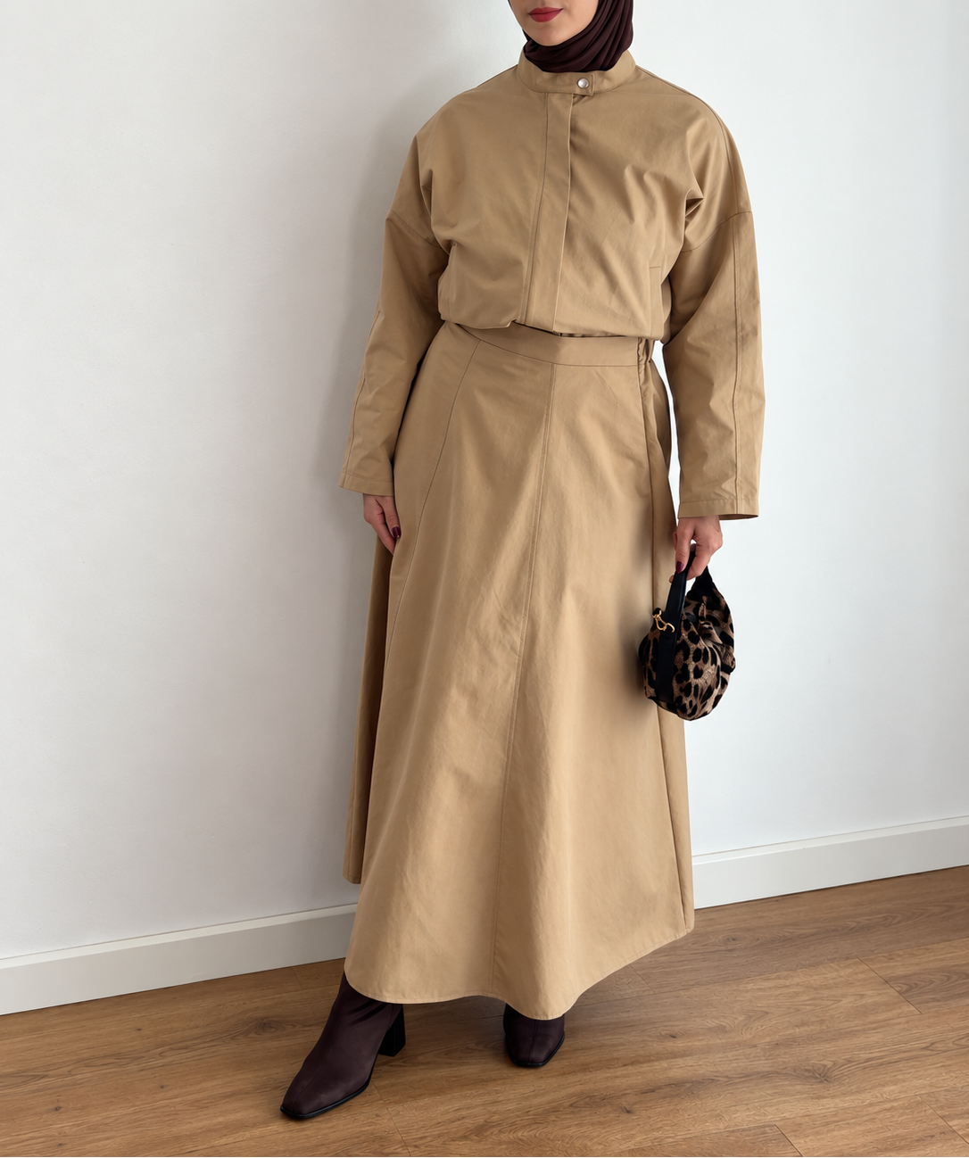 Ensemble L’Allure camel porté de face